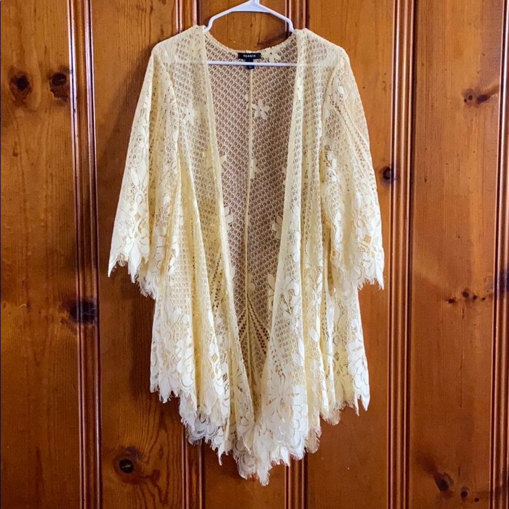 Torrid open knit pattern Ruana
